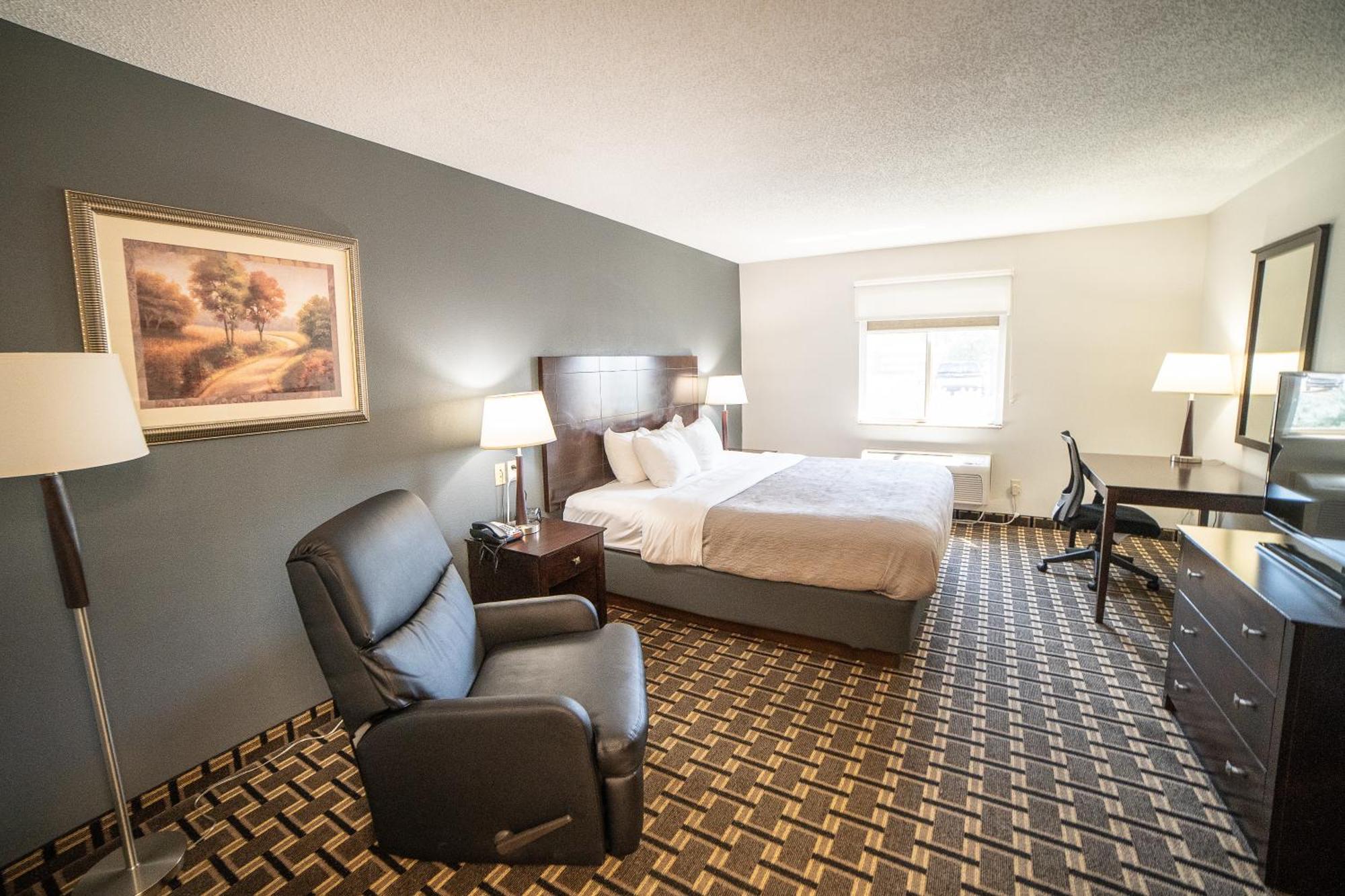 Quality Inn & Suites Watertown Near Prairie Lakes Ice Arena Exteriér fotografie