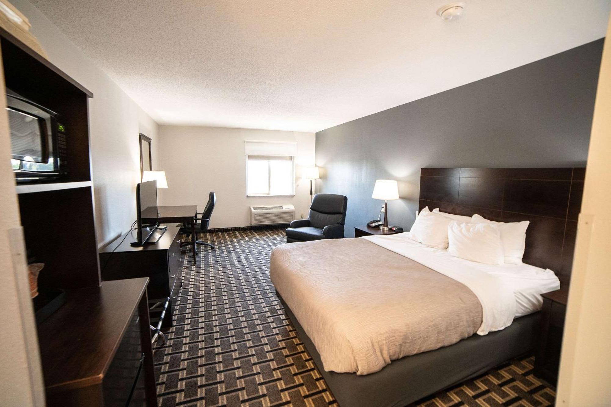 Quality Inn & Suites Watertown Near Prairie Lakes Ice Arena Exteriér fotografie