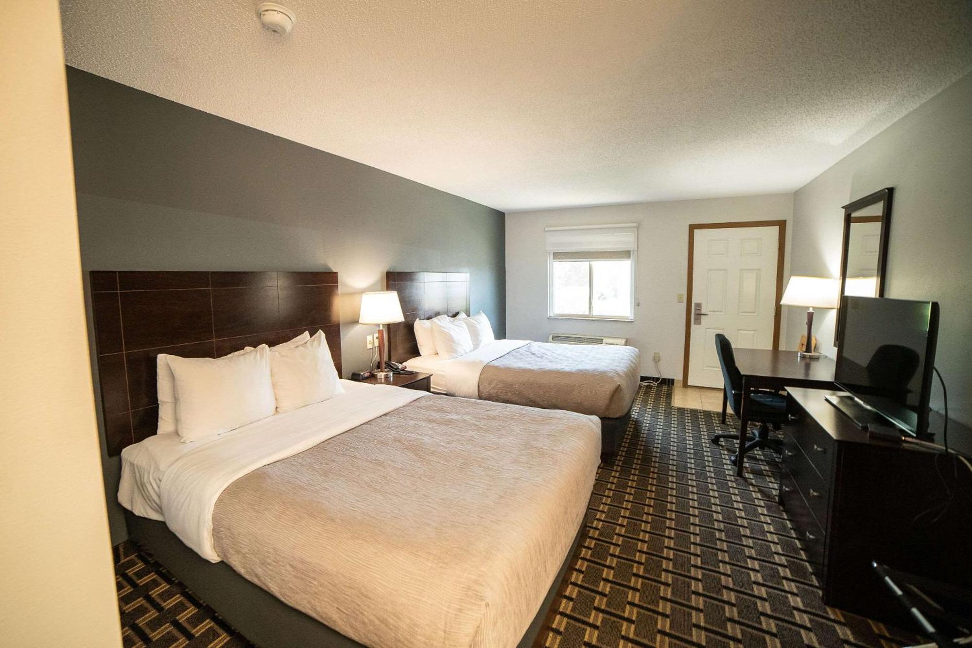 Quality Inn & Suites Watertown Near Prairie Lakes Ice Arena Exteriér fotografie